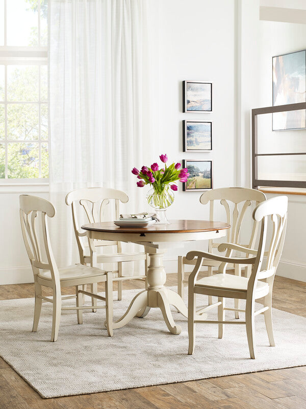 Stockbridge Pedestal Table